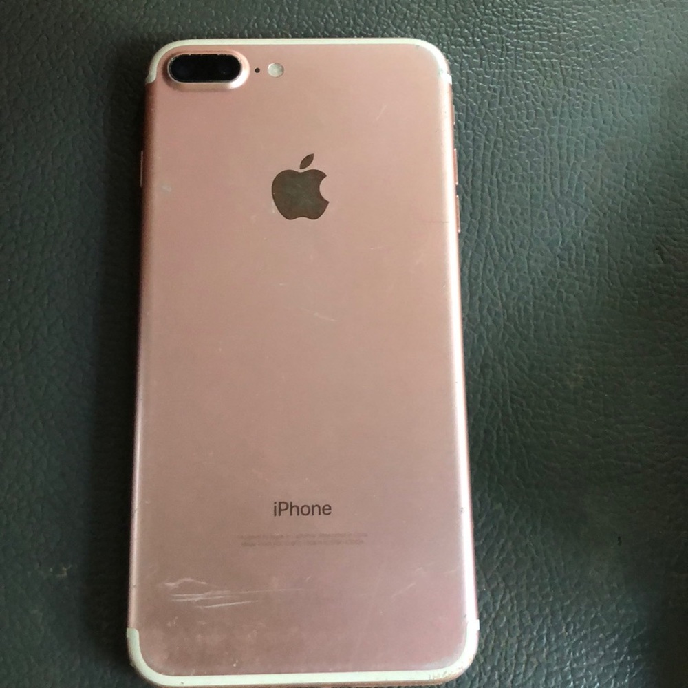 iPhone 7 Plus - Picture 2 of 3